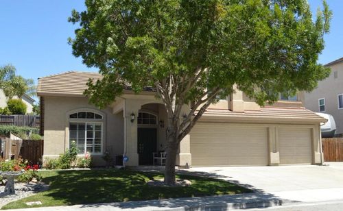 1121 Cypress St, Hollister, CA, 95023-5259 | Card Image