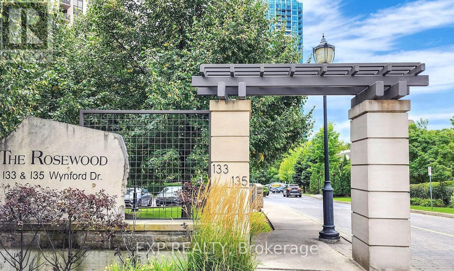 Residential in Toronto (Banbury-Don Mills) 3