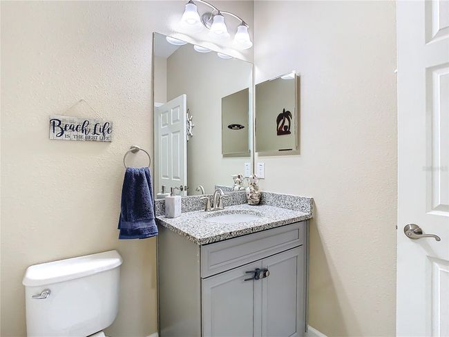 Bathroom 1 | Image 15