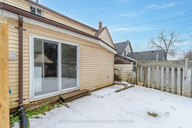 189 Dundas St N, House attached with 3 bedrooms, 2 bathrooms and 5 parking in Cambridge ON | Image 33