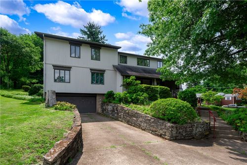 221 Sunset Dr, Pittsburgh, PA, 15235-5236 | Card Image