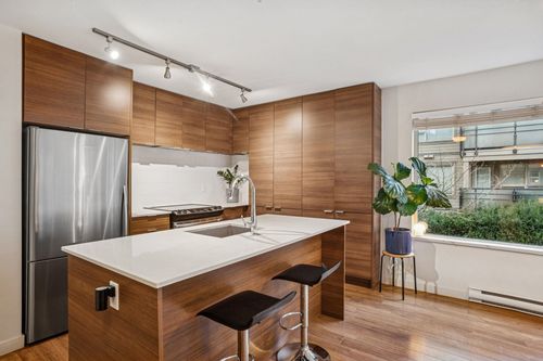 310-1673 Lloyd Ave, North Vancouver, BC, V7P0A9 | Card Image