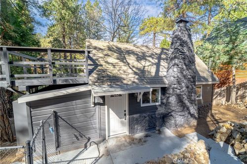 982 Oak Dr, Crestline, CA, 92325-9475 | Card Image