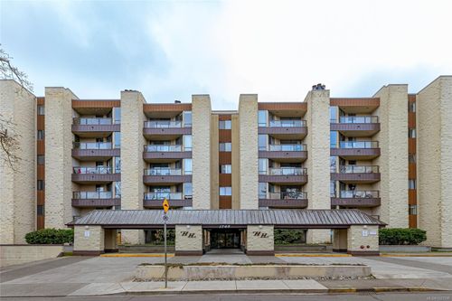 209-1745 Leighton Rd, Victoria, BC, V8R6R6 | Card Image