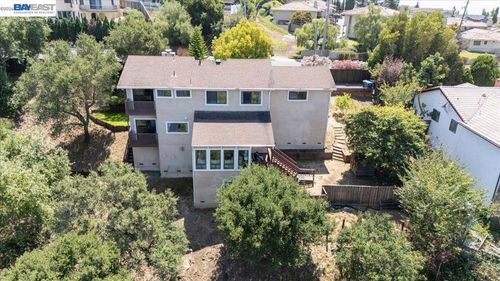27468 Hayward Blvd, Hayward, CA, 94542-2133 | Card Image