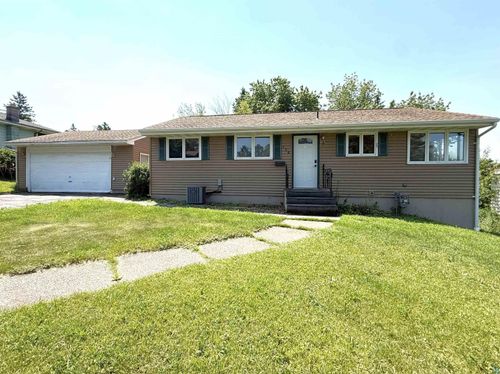 138 Artavia St, Duluth, MN, 55811-2333 | Card Image