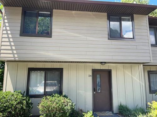 24 Hudson Heights Dr, Poughkeepsie, NY, 12601-2958 | Card Image