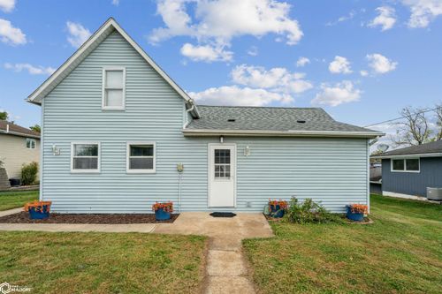 304 E Plum St, Anamosa, IA, 52205-1328 | Card Image