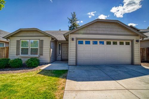 1171 W Hill Ave, Sisters, OR, 97759-3136 | Card Image