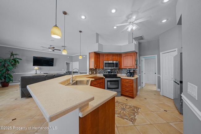 Kitchen | Image 16