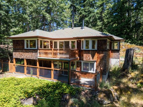 2622 Lighthouse Lane, Pender Island, BC, V0N2M2 | Card Image