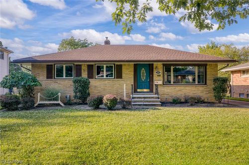 10890 Tiffany Ln, Parma Heights, OH, 44130-4062 | Card Image