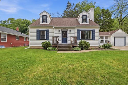 1311 Garfield Ave, Waukesha, WI, 53186-6618 | Card Image