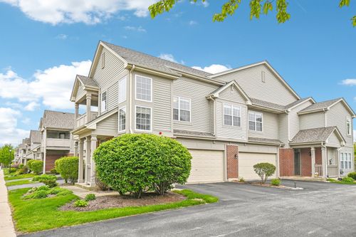 2267 Vanderbilt Dr, Geneva, IL, 60134-4702 | Card Image