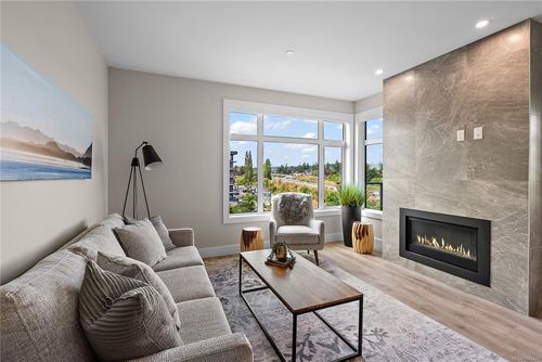 202-2520 Hackett Cres, Saanichton, BC, V8M0C5 | Card Image