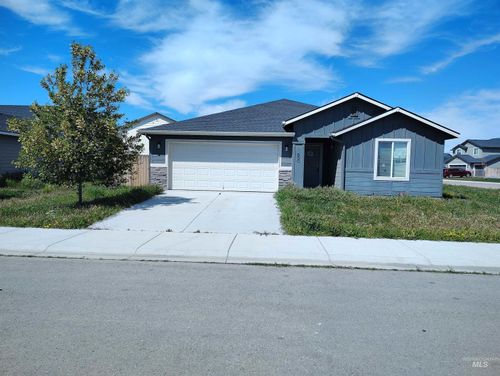 890 Sw Crested St, Mountain Home, ID, 83647-2630 | Card Image
