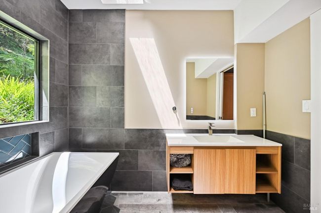 21713 Starrett Hill Dr, House other with 2 bedrooms, 2 bathrooms and 2 parking in Monte Rio CA | Image 15