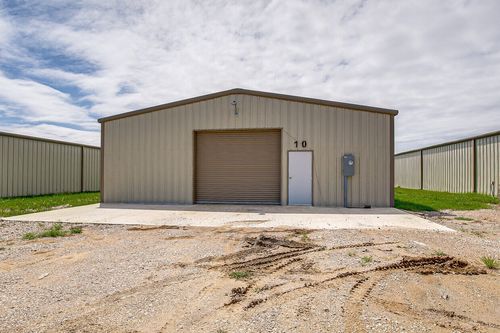 8-8723 Fm 2728, Terrell, TX, 75161-8072 | Card Image