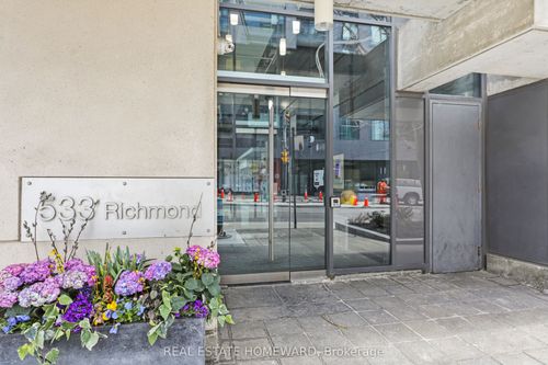 704-533 W Richmond Street W, Toronto, ON, M5V3Y1 | Card Image