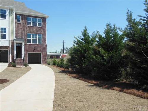 327 Michigan Avenue, Cary, NC, 27519 | Card Image