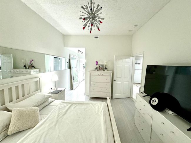 L42S - 1500 Bay Rd, Condo with 1 bedrooms, 1 bathrooms and null parking in Miami Beach FL | Image 17