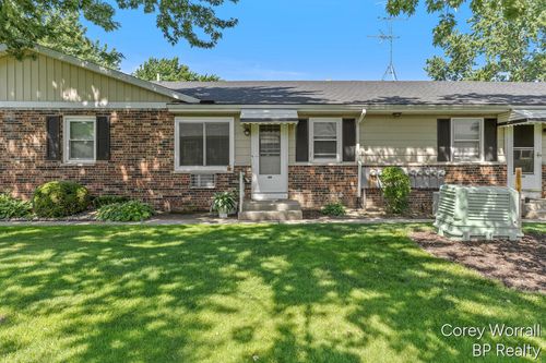 686 Andover St Se, Kentwood, MI, 49548-7673 | Card Image