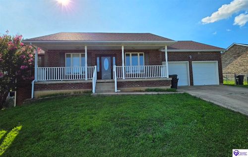 247 Meadowlake Dr, Radcliff, KY, 40160-9719 | Card Image
