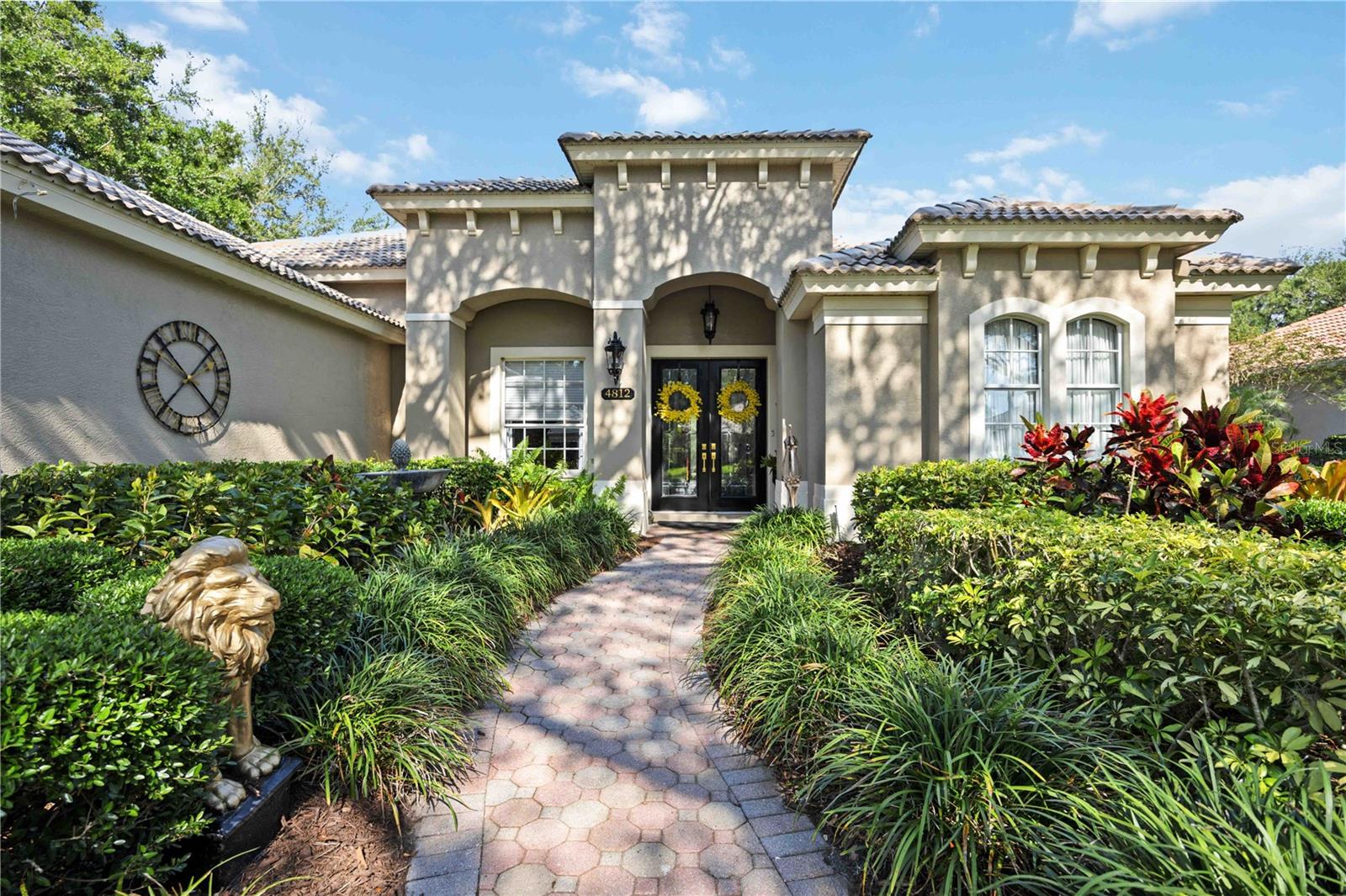 Carrington Cir, Sarasota, FL 34243