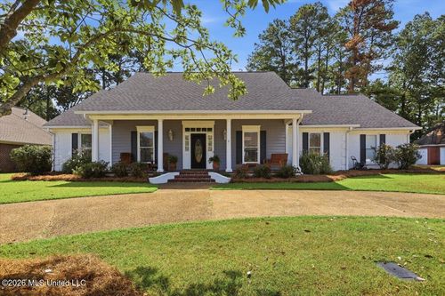 520 Ridge Cir, Brandon, MS, 39047-8670 | Card Image