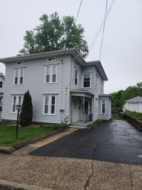 27 Seymour St, Bristol, CT, 06010-6823 | Card Image