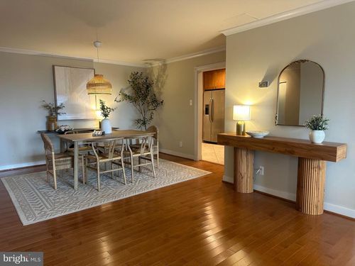 apt-1720-1800 Old Meadow Rd, MCLEAN, VA, 22102-1804 | Card Image