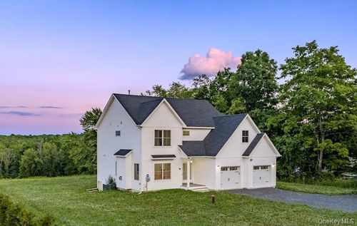 168 Pine Grove Rd, Middletown, NY, 10940-7513 | Card Image