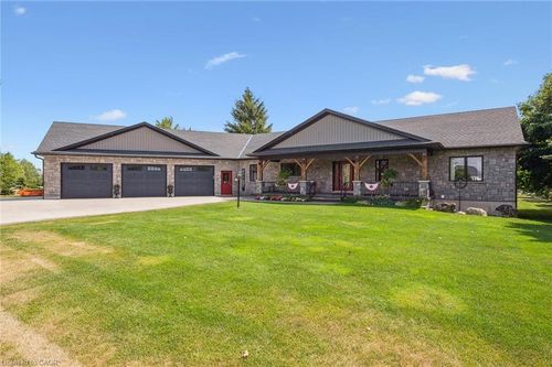 100 Harris Cres, Mount Forest, ON, N0G2L0 | Card Image