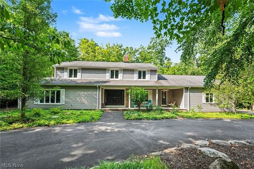 7850 Mayfield Rd, Gates Mills, OH, 44040-8601 | Card Image