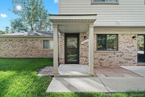 174-50014 S Jimmy Ct, Chesterfield, MI, 48047-1896 | Card Image