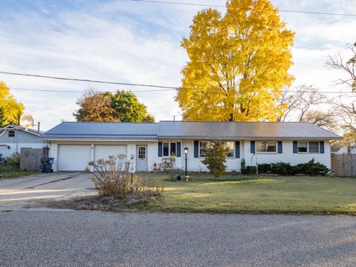 402 Durkee St, Lawton, MI, 49065-9718 | Card Image