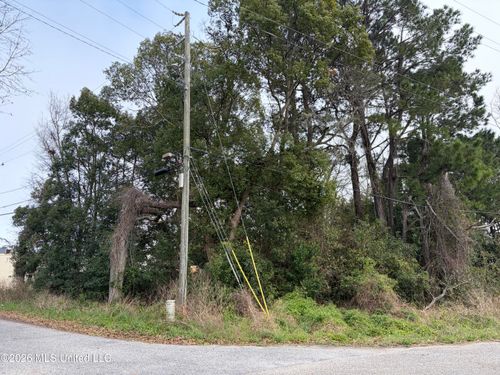 205 Second Ave, Long Beach, MS, 39560 | Card Image