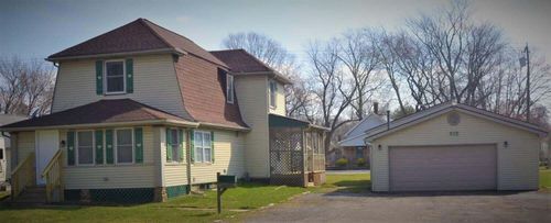 215 S 9th St, Chesterton, IN, 46304 | Card Image
