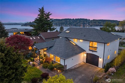 814 N 32nd St, Renton, WA, 98056-2535 | Card Image