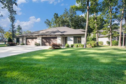 2025 Ottawa Beach Rd, Holland, MI, 49424-2477 | Card Image