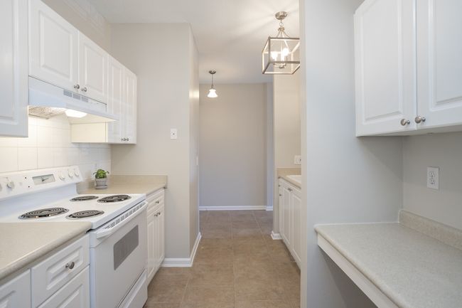 Welcome Home! Amazing location in the heart of Green Hills. close to downtown, the Mall at Green Hills, Belmont, Vanderbilt and hospitals, Music Row. Ground floor in gated community. Pool clubhouse and fitness center | Image 4
