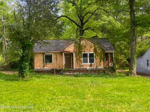 2006 Alta Woods Blvd, Jackson, MS, 39204-4819 | Card Image