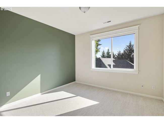 23073 Bland Cir, House other with 5 bedrooms, 3 bathrooms and 3 parking in West Linn OR | Image 32