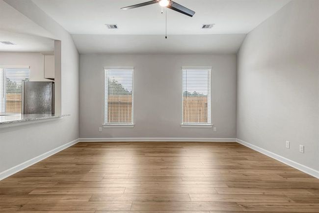 15683 Honey Cove Dr, House other with 4 bedrooms, 2 bathrooms and 2 parking in Conroe TX | Image 5