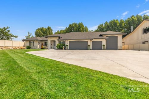 8858 S Fuego Ave, Kuna, ID, 83634-4890 | Card Image