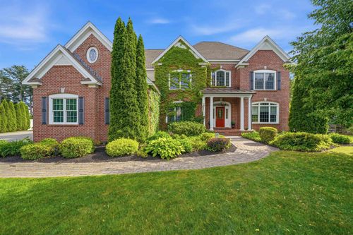 25 Ticklefancy Ln, Salem, NH, 03079-4044 | Card Image