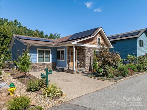 18 Destination Dr, Asheville, NC, 28806-7903 | Card Image