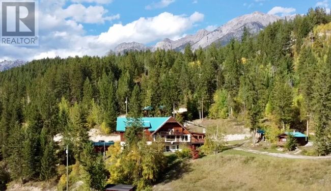 3483 Highway 95, House other with 10 bedrooms, 8 bathrooms and 20 parking in Parson BC | Image 64