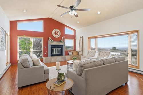 900 Piedra Larga Pl Ne, Albuquerque, NM, 87123-1960 | Card Image