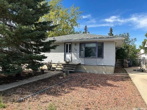 24 6th Street Cres, Kindersley, SK, S0L | Card Image